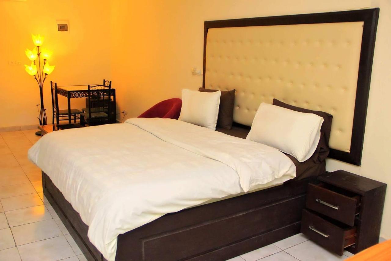 Hotel Saphir Abidjan Exterior photo
