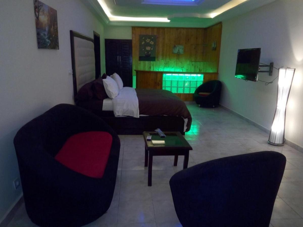 Hotel Saphir Abidjan Exterior photo