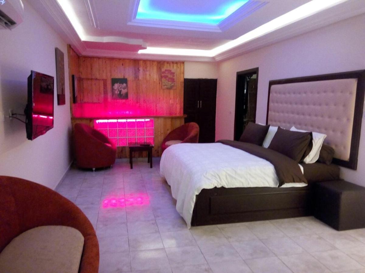 Hotel Saphir Abidjan Exterior photo