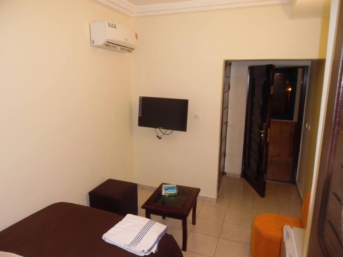 Hotel Saphir Abidjan Exterior photo