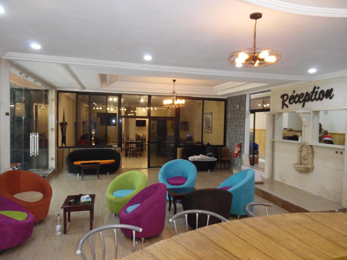 Hotel Saphir Abidjan Exterior photo