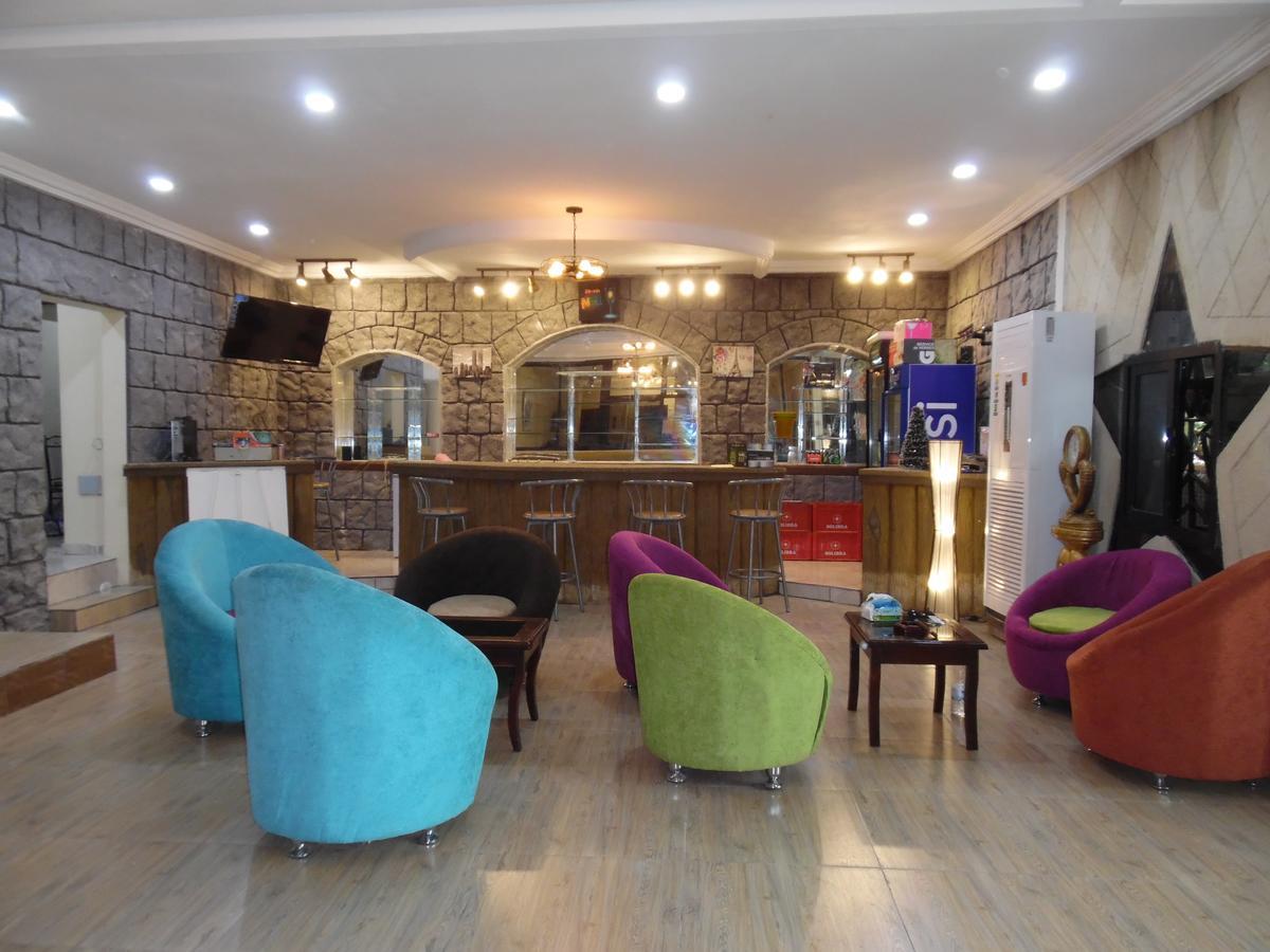Hotel Saphir Abidjan Exterior photo