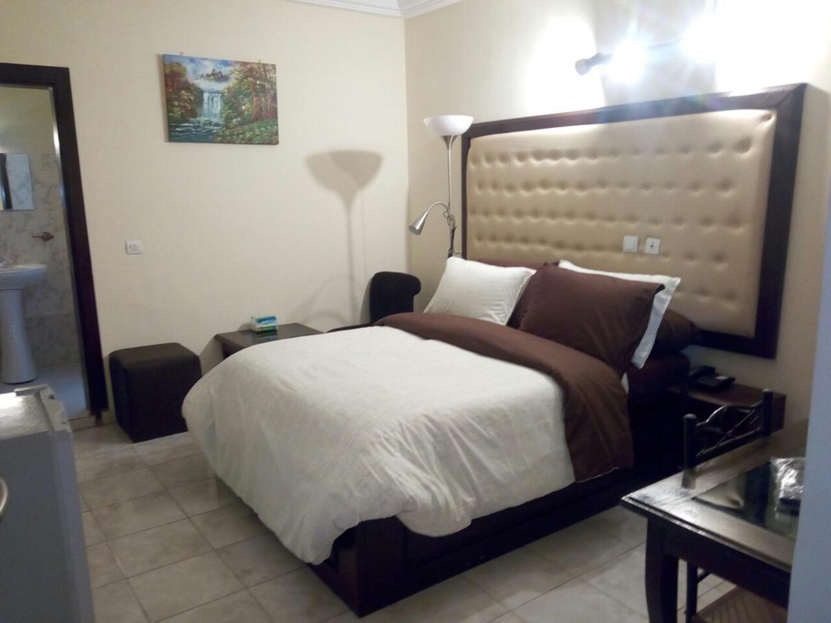 Hotel Saphir Abidjan Exterior photo