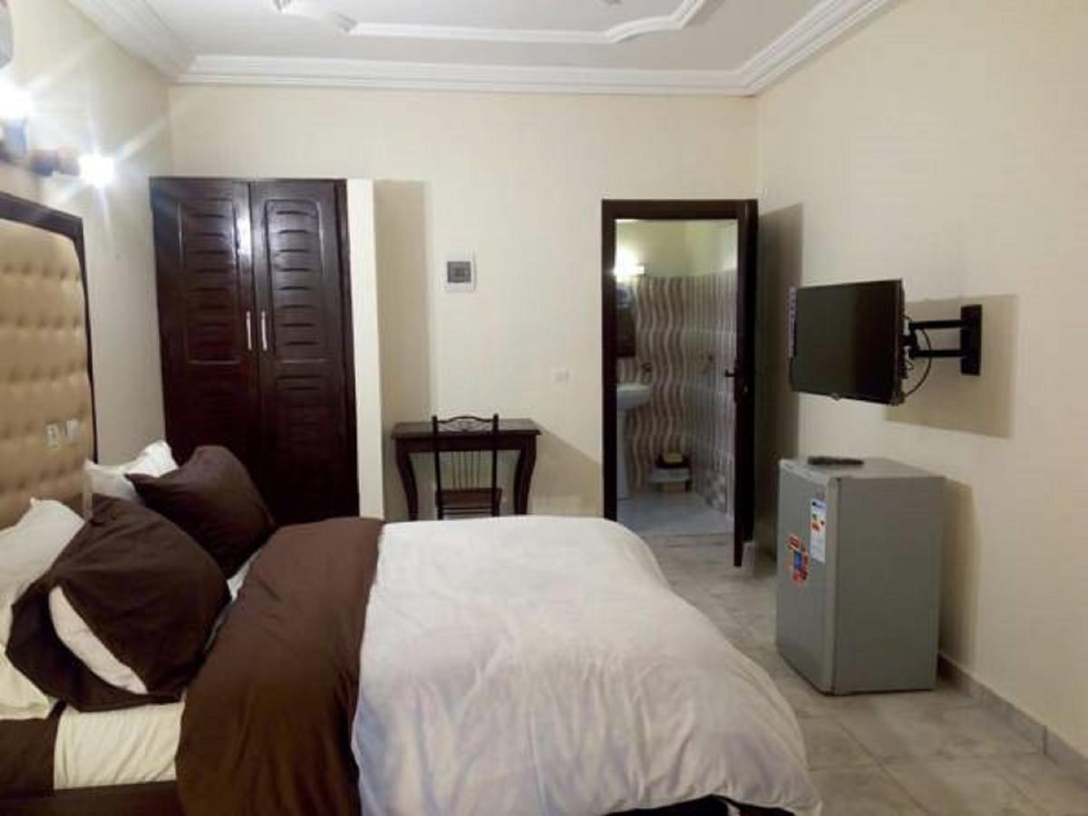 Hotel Saphir Abidjan Exterior photo