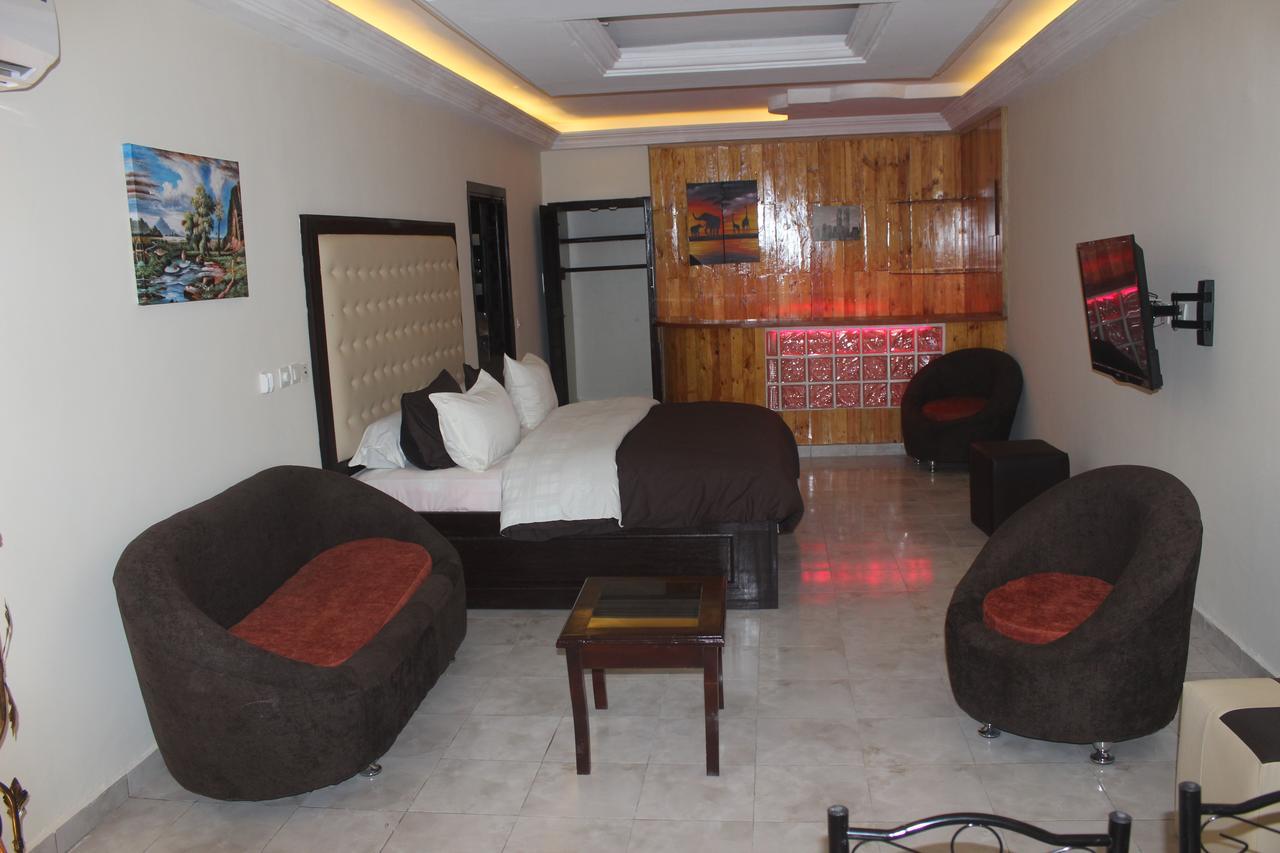 Hotel Saphir Abidjan Exterior photo