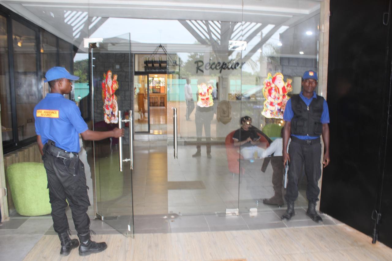Hotel Saphir Abidjan Exterior photo