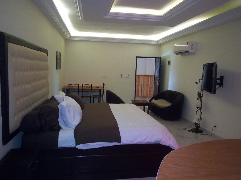 Hotel Saphir Abidjan Exterior photo