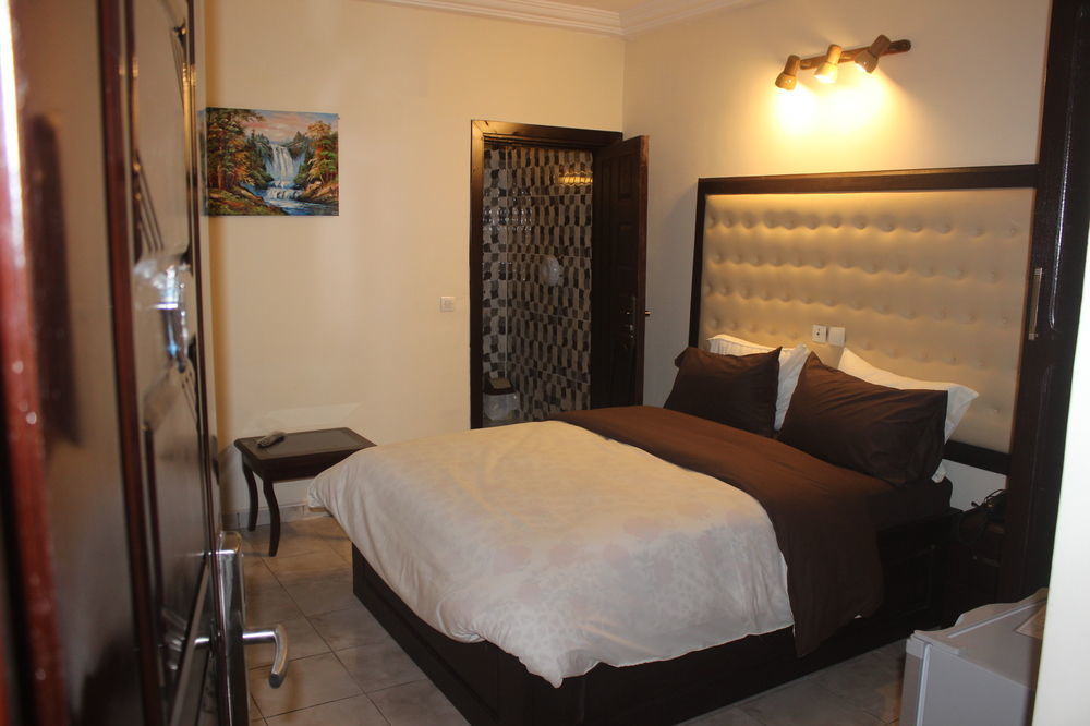 Hotel Saphir Abidjan Exterior photo